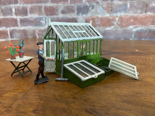 Britains lead garden - britains,