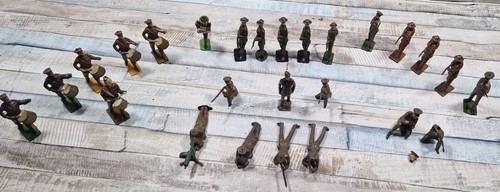 Britaines lead toy soldiers - lead,