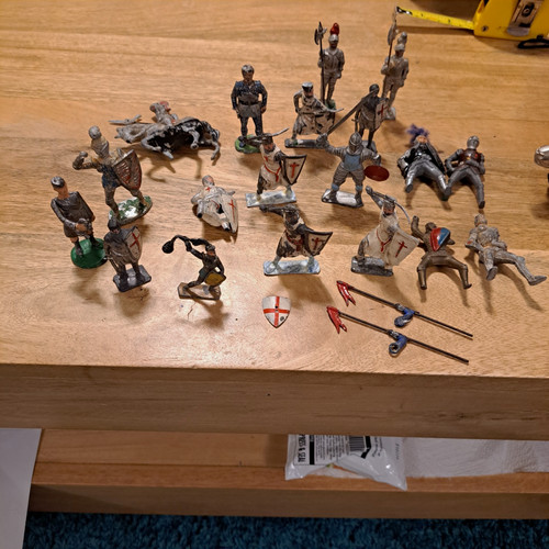 Painted lead medieval knights - painted,