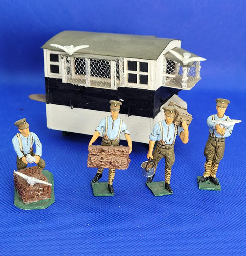 Lead toy soldiers british - soldiers,