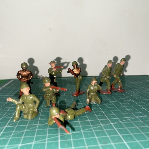 Vintage lead soldiers - lead,