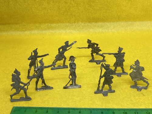 Flat lead soldier figures - soldier,