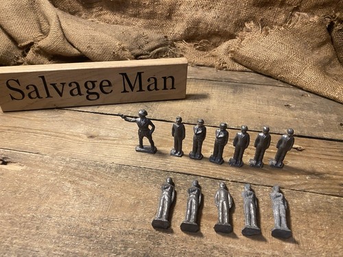 Vintage lead soldiers wounded - vintage,