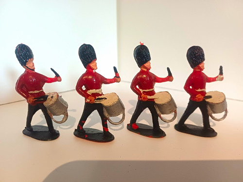 Charbens british guardsmen - charbens,
