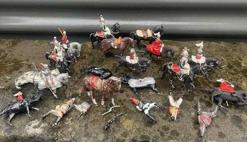Mounted lead toy soldier - mounted,