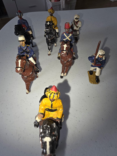 Vintage lead toy soldiers - 7,