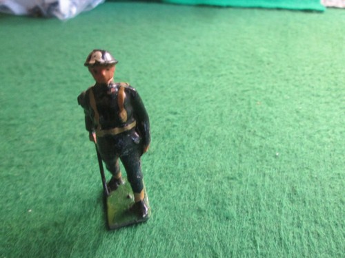 Britains lead soldier civil - soldier,