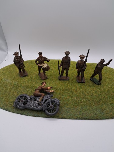 Vintage lead toy soldiers - toy,