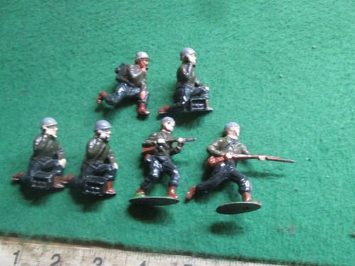 Vintage lead army soldiers - lead,
