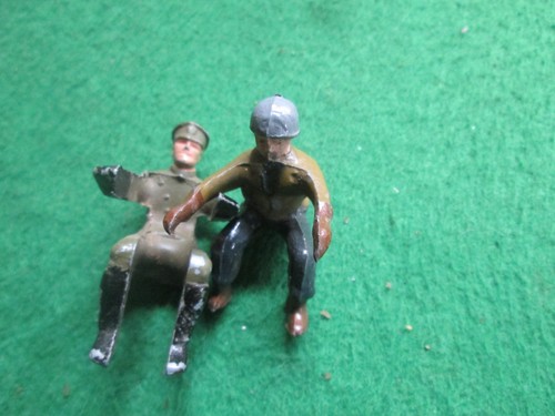 Vintage lead soldier - x,
