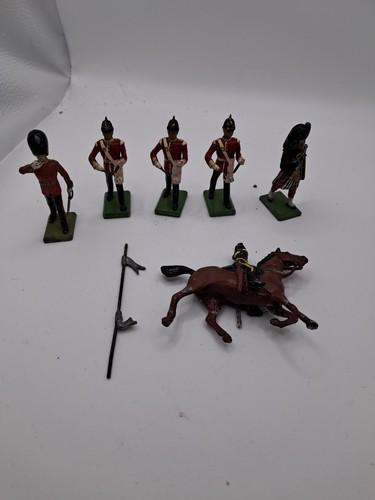 Vintage lead toy soldiers - lead,