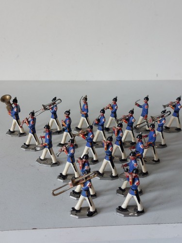 Vintage lead metal - small, 4.5cm